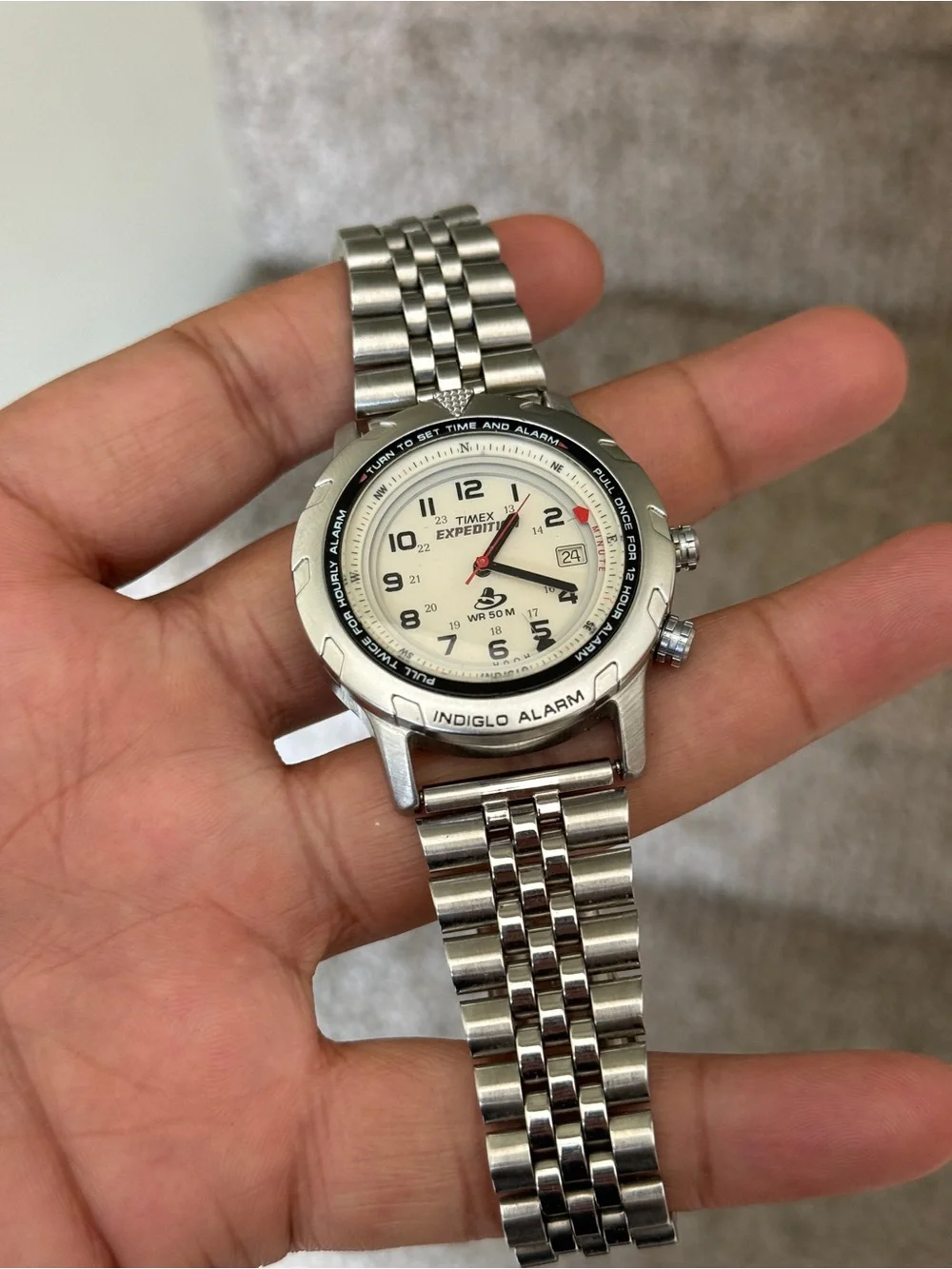 Timex Mens Silver Watch with Cream Dial and Red Second Hand  jubilee bracelet